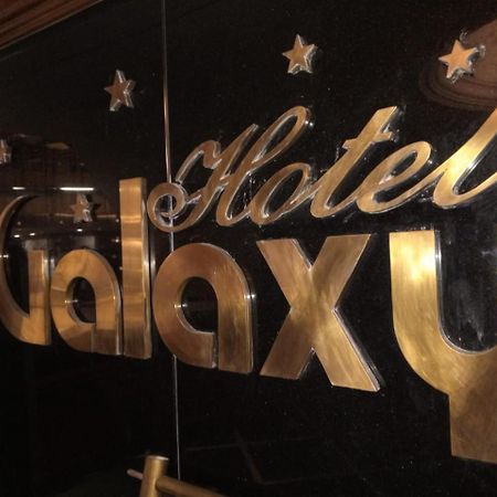 Hotel Galaxy Сурат Экстерьер фото